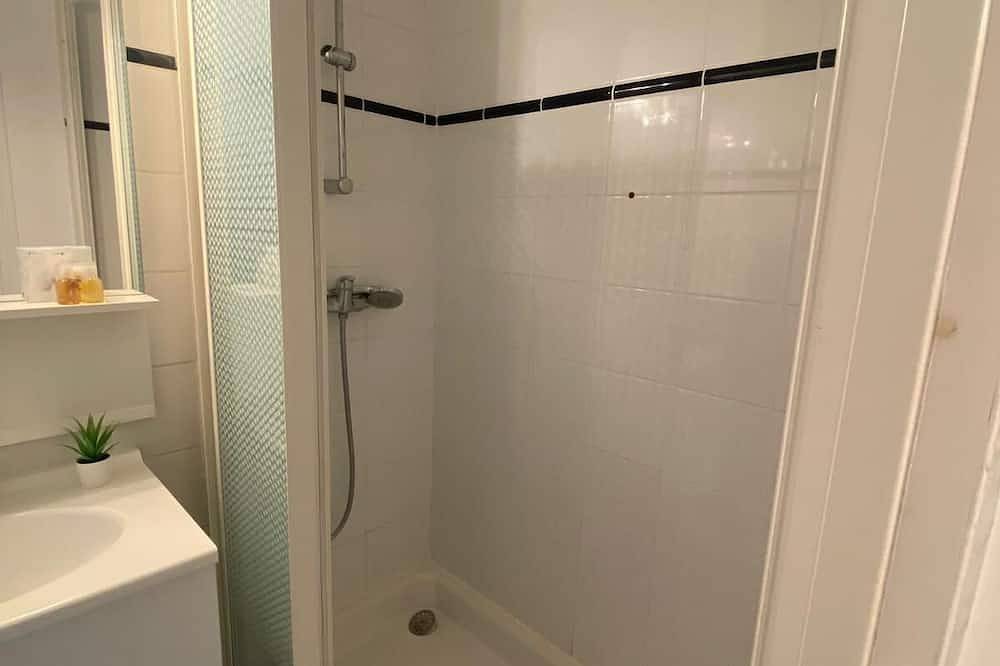 Appartement entier, Grand studio cosy en hypercentre ! Rénové avec A/C in Nemours, Seine-et-Marne
