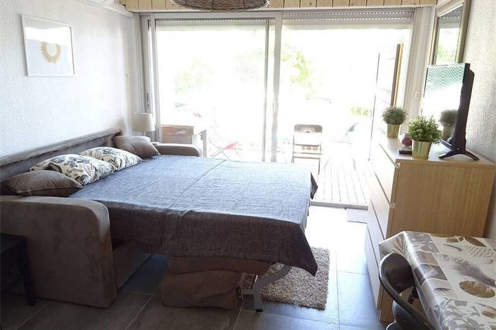 Gîte pour 2 personnes, avec terrasse dans Port De Balaruc Les Bains - 2