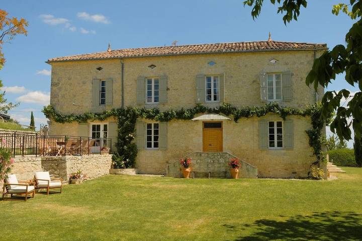 Location de vacances pour 14 personnes, avec jardin ainsi que terrasse et piscine à Saint-Mézard - 3