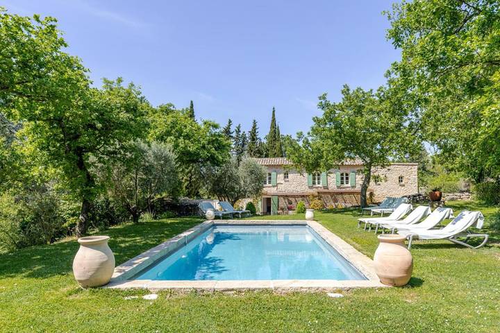 Villa pour 10 personnes, avec Terrasse et Jardin ainsi que Piscine et Vue à Lacoste