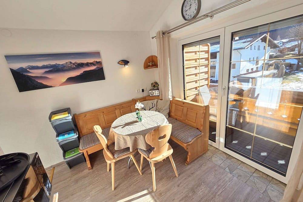 Ganze Wohnung, Ferienwohnungen Luttinger am Mühlbach – Helle Fewo mit Bergpanorama in Lechtaler Alpen, Bichlbach