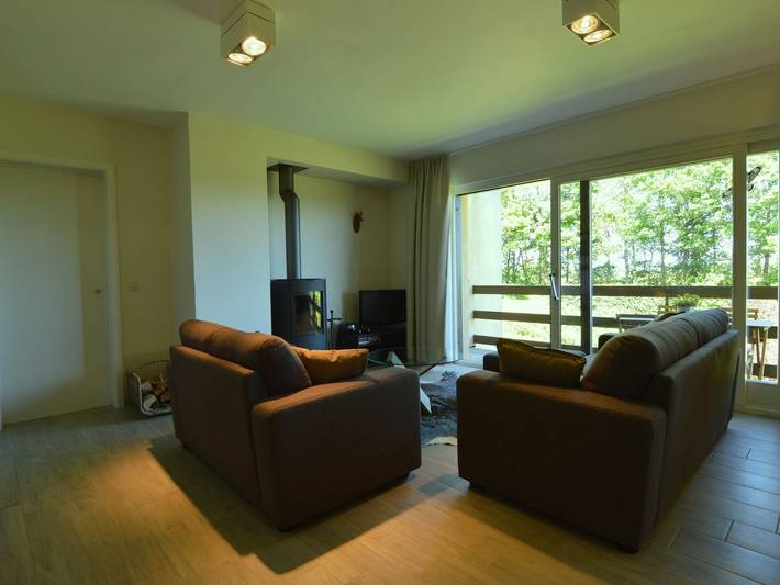 Ganze Wohnung, Familienapartment; Bouillon und Fluss Semois in Bièvre, Region Namur