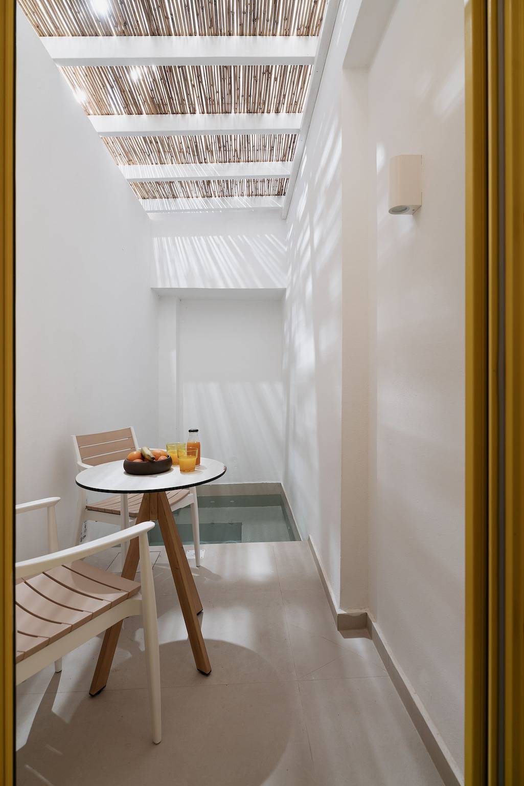 Entire apartment, Deluxe Suite with Private Pool in Kimolos