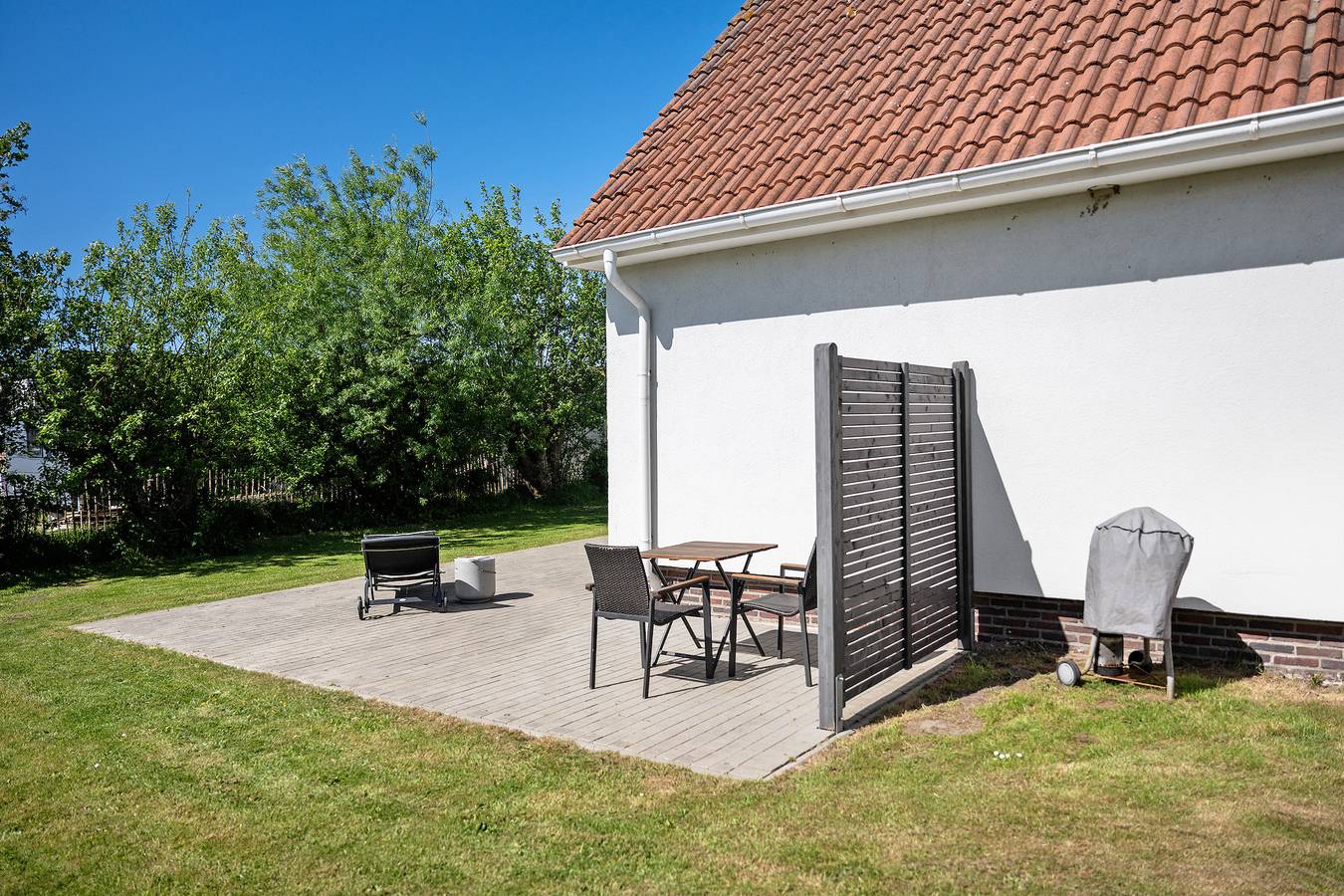 Ganze Wohnung, Ferienwohnung 'Links' mit privater Terrasse und privatem Garten in Wesselburenerkoog, Dithmarschen