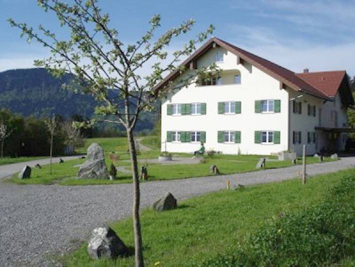 BnB für 2 Personen, mit Balkon und Terrasse sowie Garten und Ausblick in Immenstadt