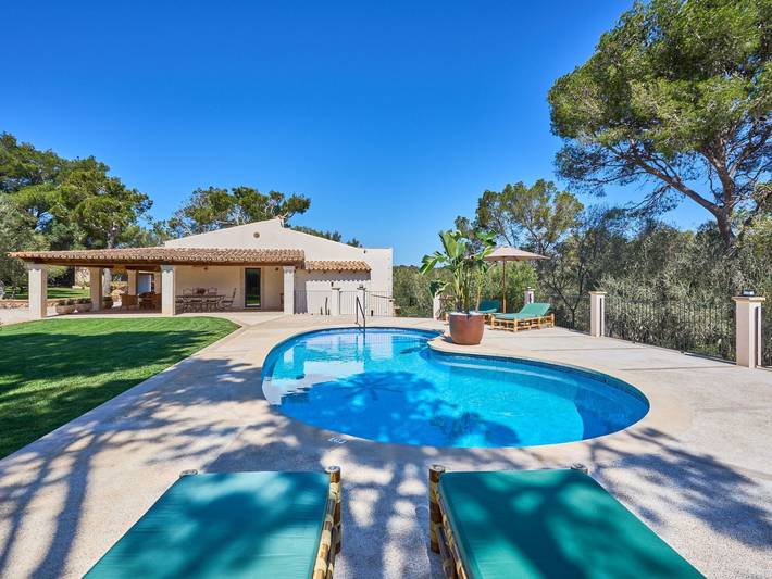 Villa pour 6 personnes, avec jardin ainsi que terrasse et piscine à Cala Ferrera