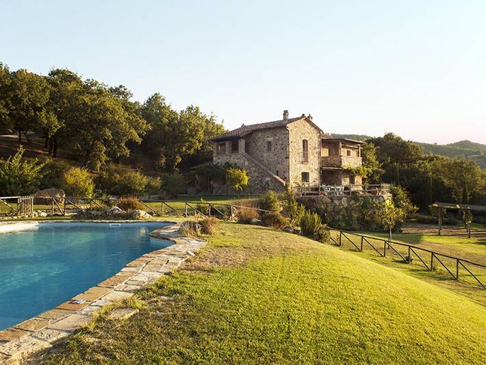 Casa vacanza per 8 persone, con Balcone e Idromassaggio nonché Terrazza e Giardino a Castiglione d'Orcia