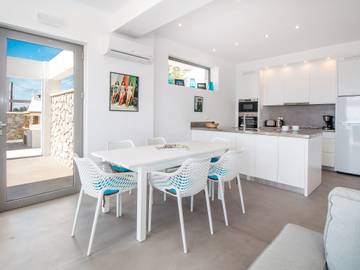 Villa for 8 People in Rhodes, Dodecanese, Photo 4