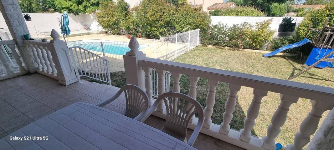 Location de vacances pour 9 personnes, avec jardin ainsi que terrasse et piscine à Saint-Hilaire-de-Brethmas - 3