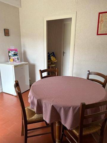 Location de vacances pour 2 personnes, avec vue et jardin, animaux acceptés à Saint-Pierre-de-Lamps - 4