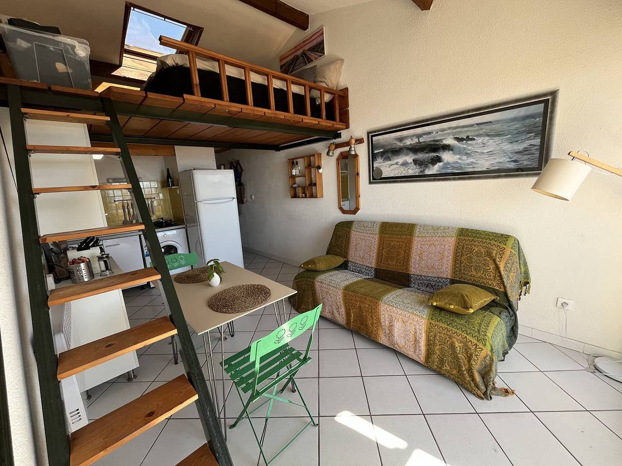 Apartamento vacacional entero, Studio with mezzanine for 2/3 people, Airco, balcony view of the sea, 50m from the beach of Portiragnes plage in Portiragnes Plage, Portiragnes