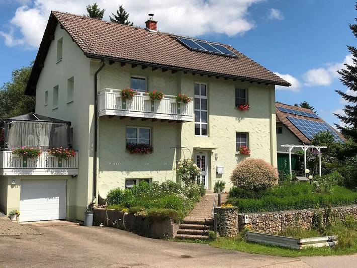 Ferienhaus für 4 Personen, mit Balkon und Garten in Friedenweiler
