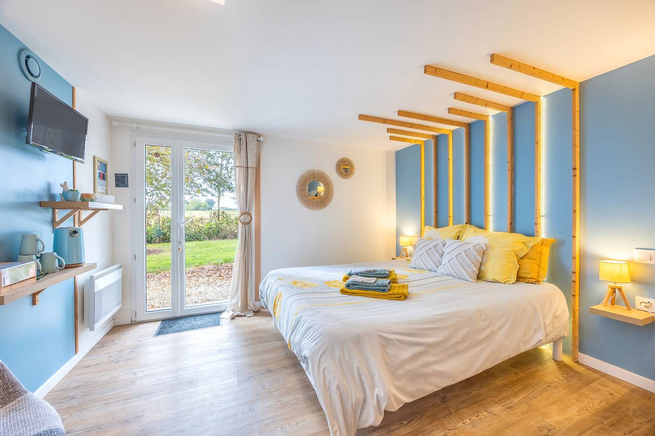 Chambre d'hôtes 'Chambre Cerise 6min du Puy du Fou' avec jardin commun et Wi-Fi in Sèvremont, Fontenay-le-Comte