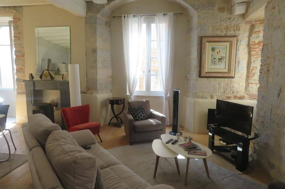 Le Patio - 2-Bedroom House - in the heart of the village in Saint-Antonin-Noble-Val, Tarn-et-Garonne