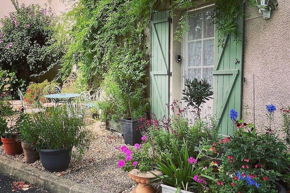 Gîte de vacances avec 2 chambres et 2 salles de bains avec piscine privée in Le Vigeant, Vienne (France)