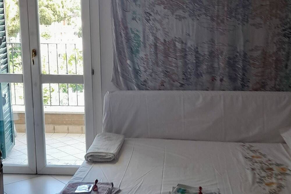 Wonderful large house for large groups 15' from the sea. Pets allowed. in Pinarella, Provincia de Ravenna