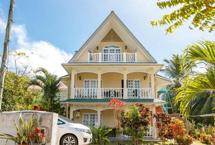 Location de vacances pour 4 personnes, avec jardin et vue dans Takamaka - 2