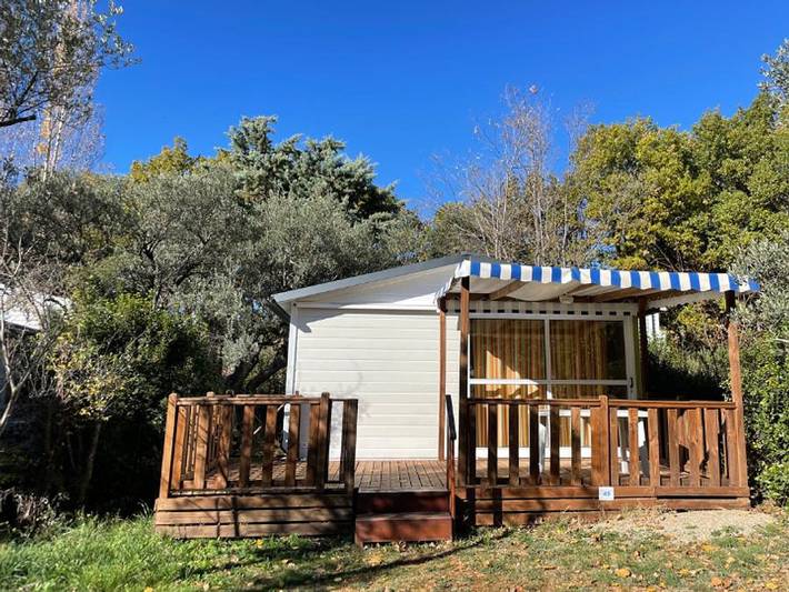 Mobil home pour 2 personnes, avec bassin pour enfant, animaux acceptés à Aups - 2
