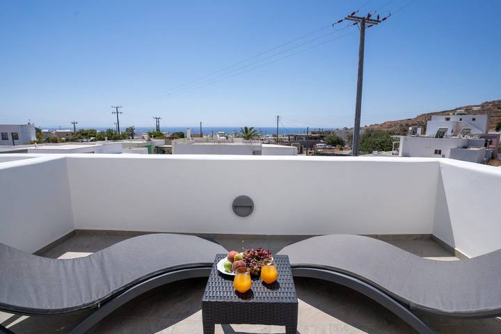 Casa vacacional para 3 personas, con balcón además de jardín y vistas al mar en Emporio