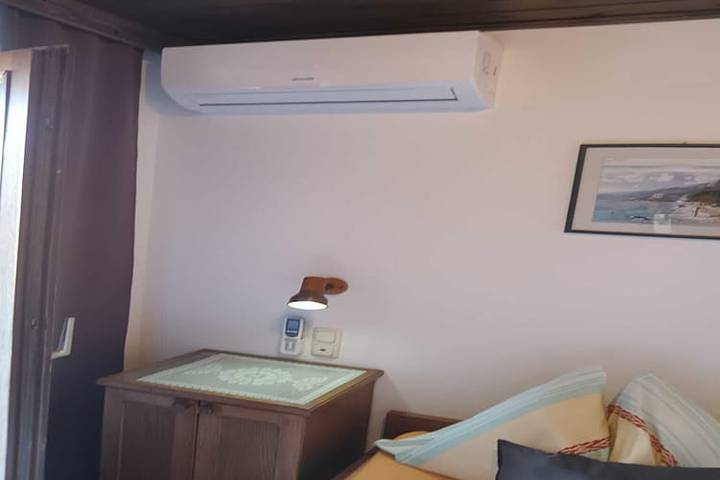 Ferienhaus für 4 Personen, mit Balkon und Terrasse sowie Garten und Pool in Omis