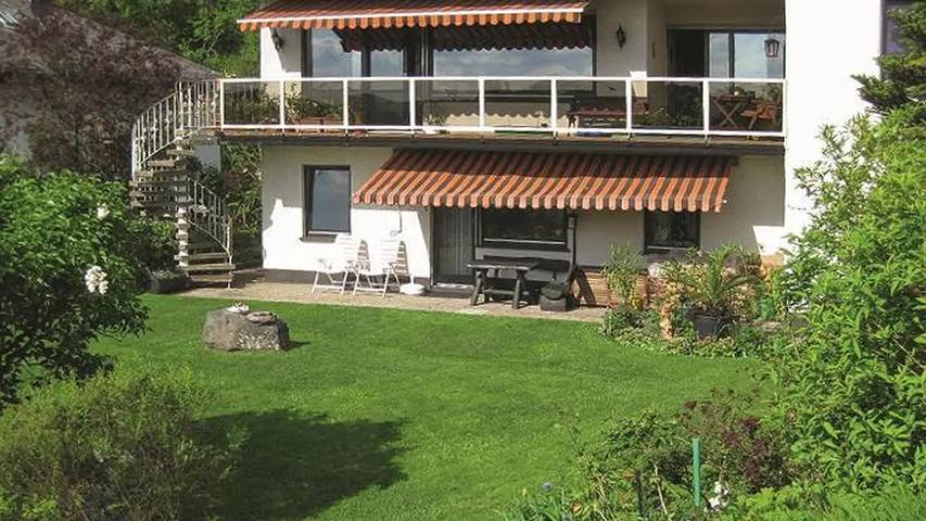 Ferienwohnung für 2 Personen, mit Terrasse und Garten in Daun