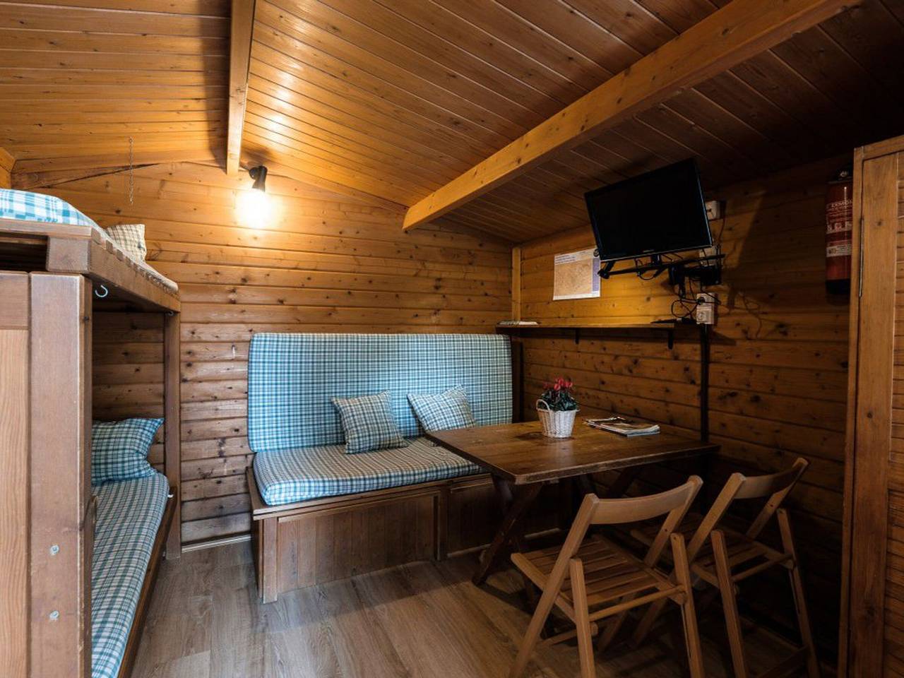 Acogedor bungalow, mascotas permitidas - 4 pers. in Saldes, Pirineo Catalan