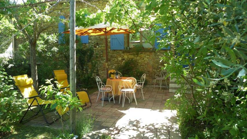 Location de vacances pour 2 personnes, avec jardin et piscine à Saint-Julien-de-Cassagnas