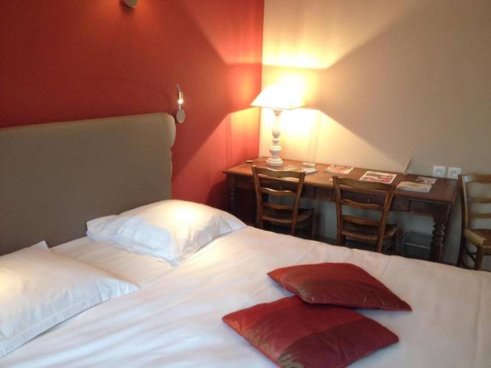 Hôtel pour 2 personnes dans Sainte-Gauburge-Sainte-Colombe - 3