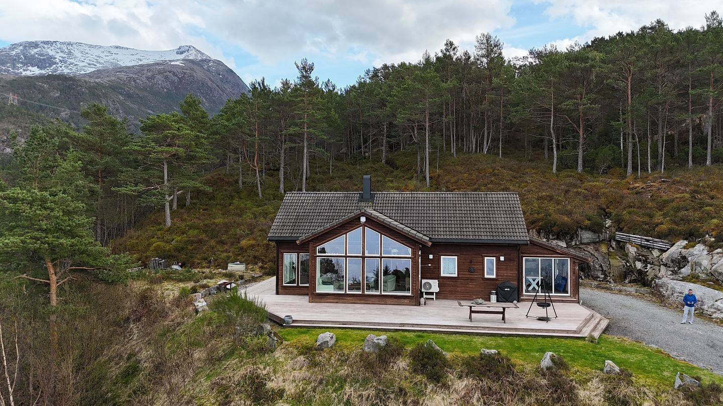 Luxus Ferienhaus in Norwegen am Fjord, inkl. 9,9 Ps Motorboot, 4 Schlafzimmer! in Hardangerfjord