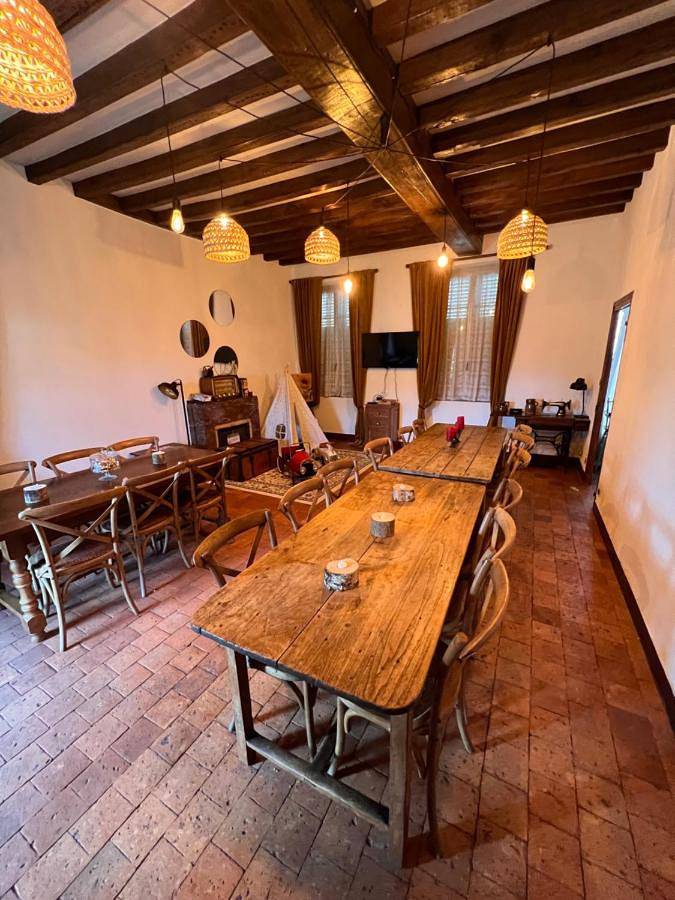 Five-Bedroom House in Léré, Région de Bourges