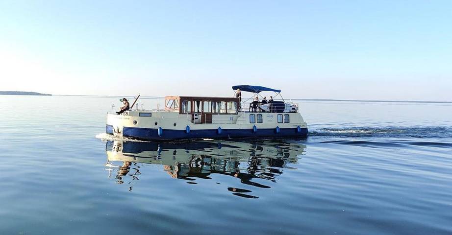 Boot für 5 Personen, mit Seeblick und Ausblick in Zehdenick