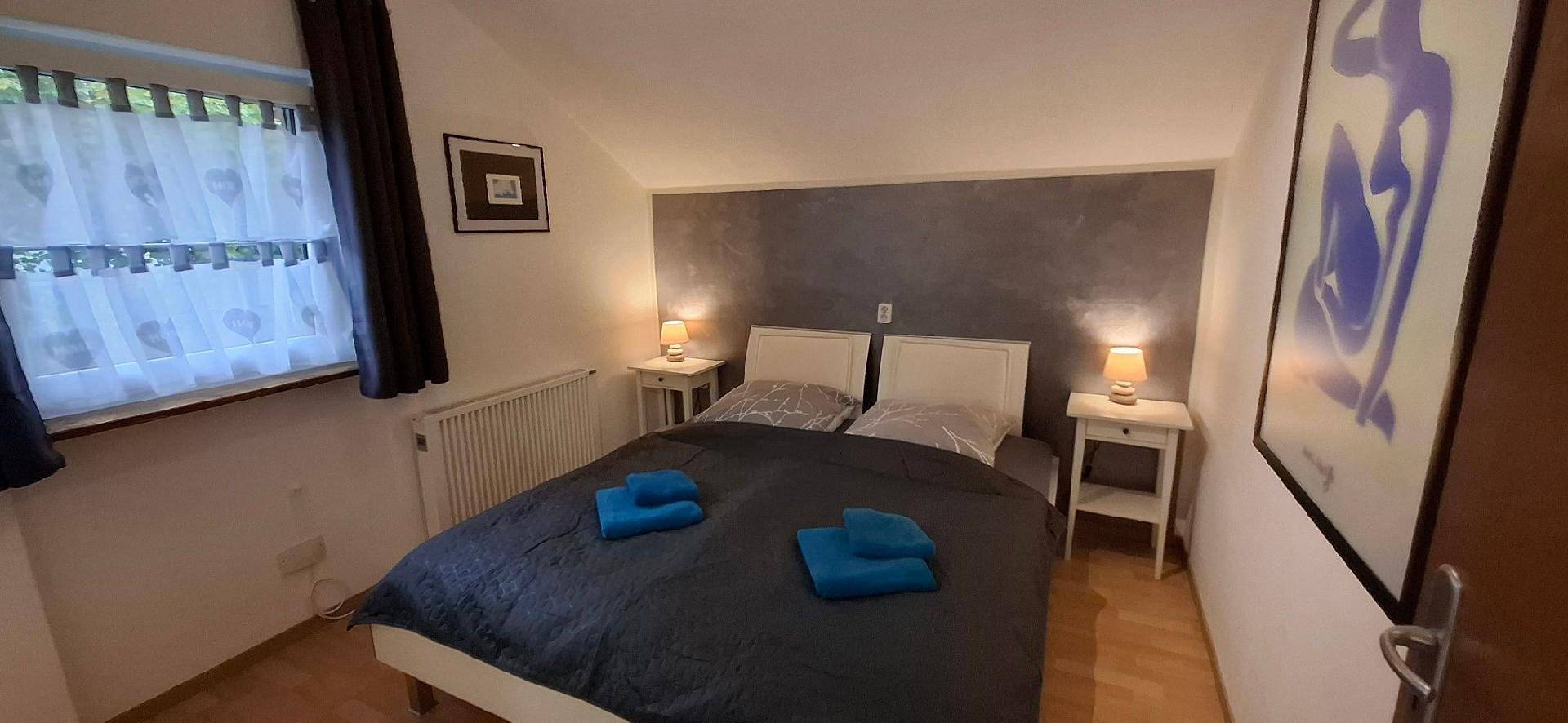 Ganze Ferienwohnung, Appartement in Berghäuser mit Sonnigem Balkon in Grafenwiesen, Ostbayern