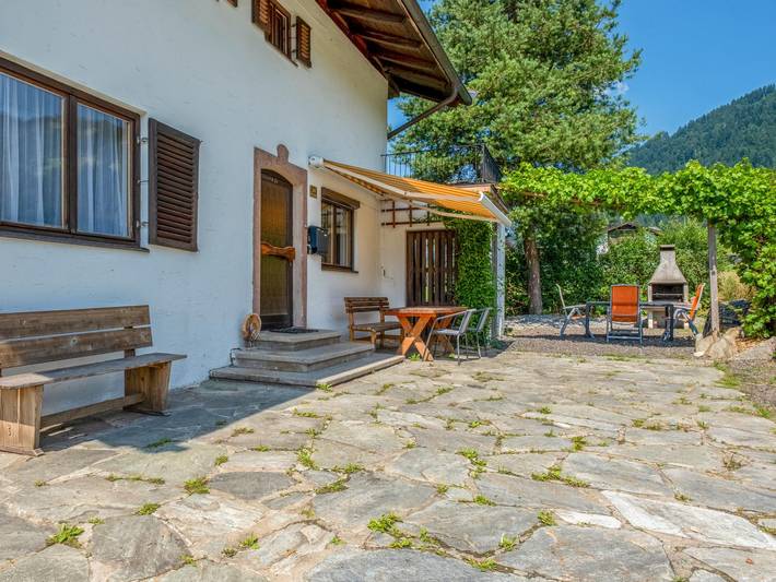 Uriges Ferienhaus am Radweg, großer Garten in Itter, Kaisergebirge