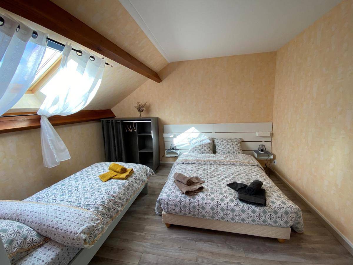 Appartement entier, One-Bedroom Apartment in Gelles, Parc naturel régional des Volcans d'Auvergne