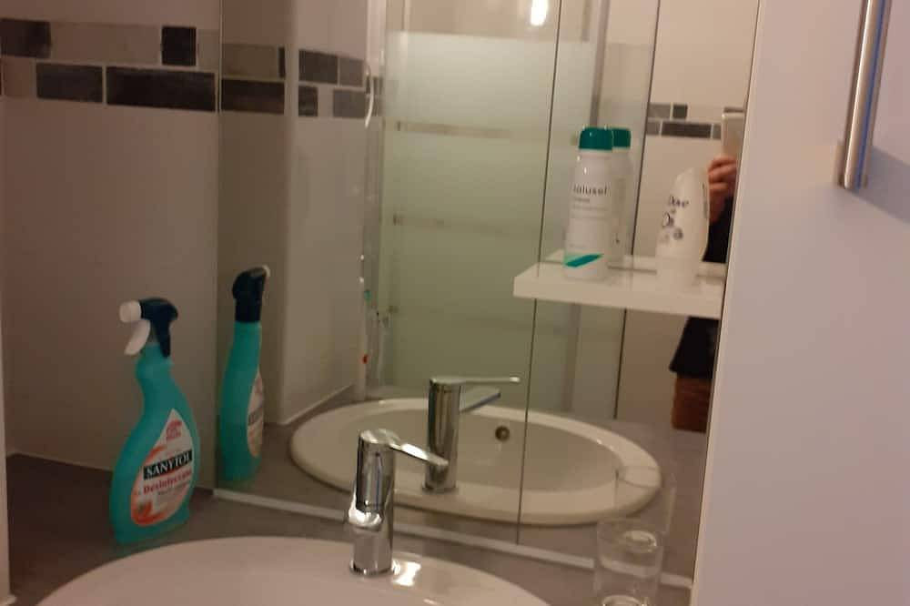 Ganze Wohnung, Wohnung P2 Zweiter Stock Mit Meerblick In Der Nähe Des Strandes in Valras-Plage, Côte d'Améthyste