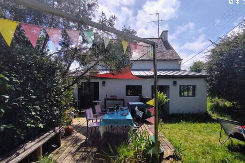 Family home of 130 m2 on two levels with enclosed garden 🌳 in Quimperlé, Region de Quimper