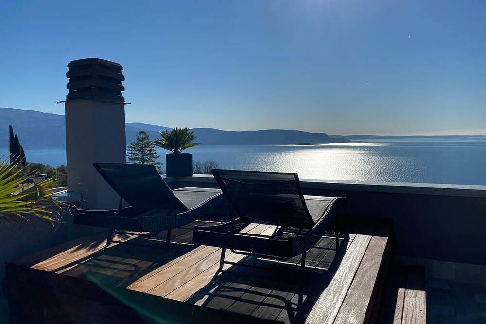 Ganze Wohnung, Deluxe Sky Lounge Boutique Penthouse Apartment-private Rooftop 360°Lake View M3 in Maderno, Toscolano-Maderno
