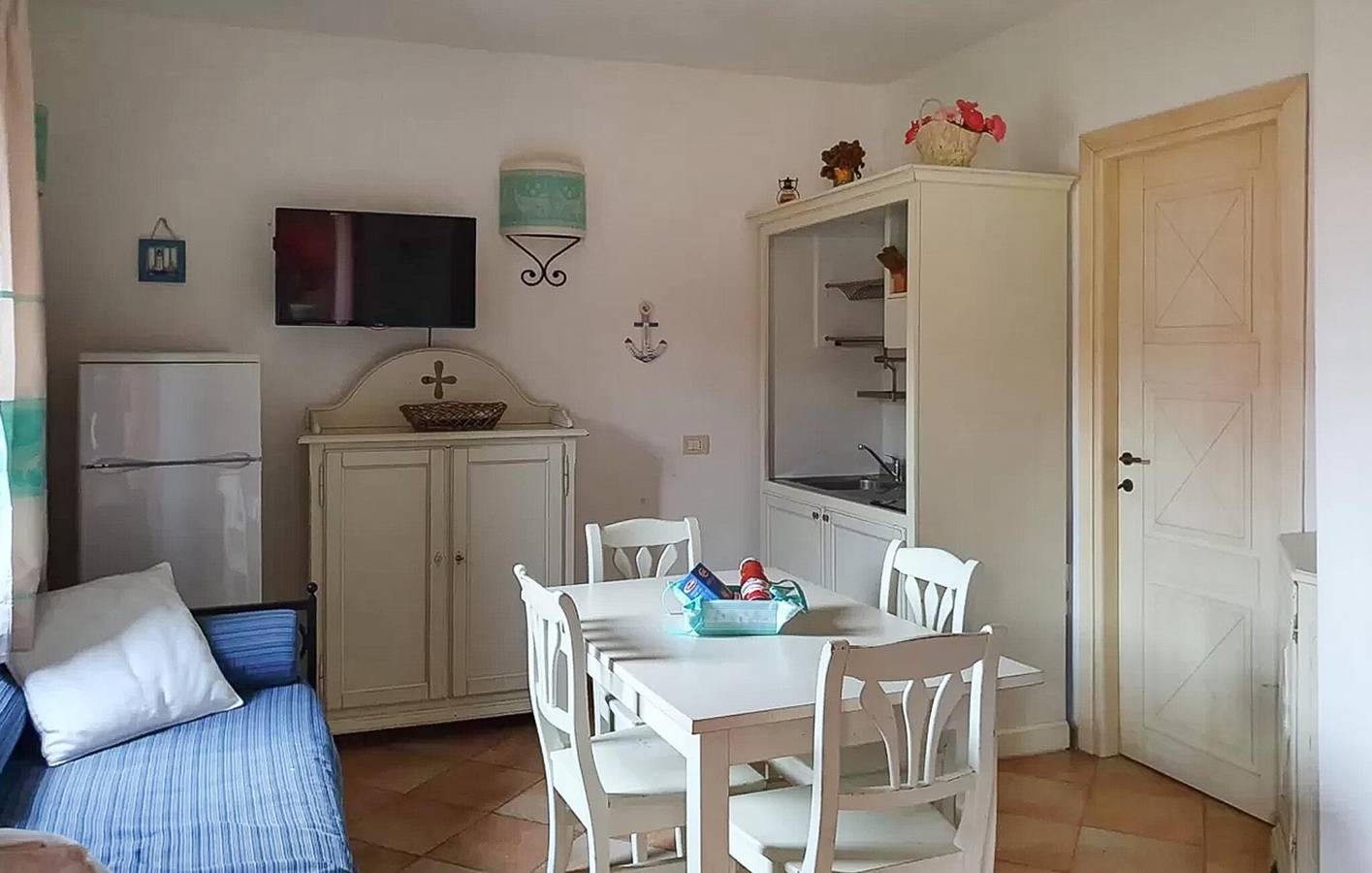 Incantevole appartamento con piscina, Wi-Fi e cucina - a 2 km dalla spiaggia! in Lu Lamoni, Vignola Mare