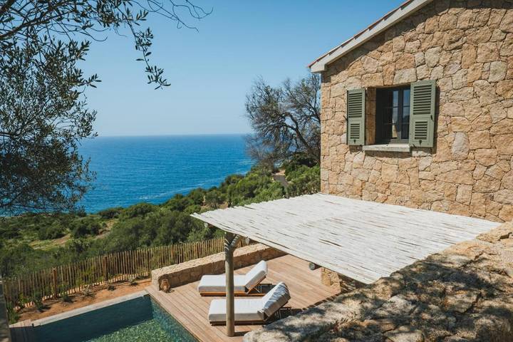 Villa pour 8 personnes, avec terrasse ainsi que vue et piscine à Cargèse