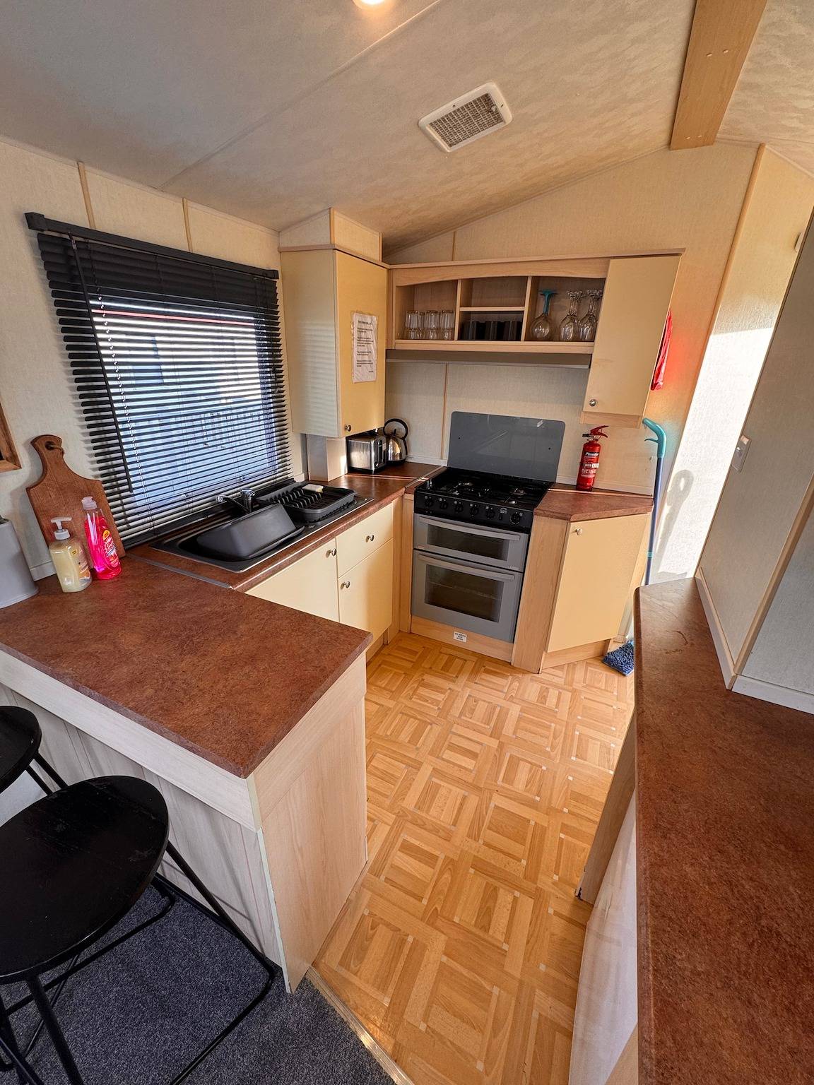 3 Bed Caravan, 8 Berth, Pet Friendly, Parking in Rhyl, Denbighshire