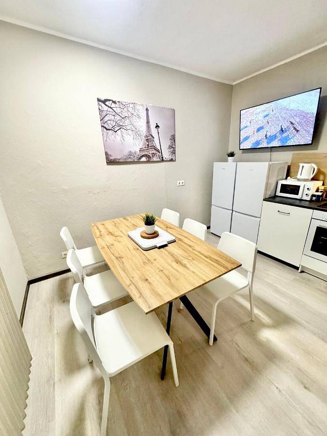 Ferienwohnung für 12 Personen, mit Balkon und Terrasse sowie Ausblick in Verl - 2