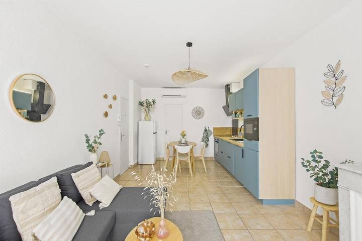 Gîte pour 3 personnes, avec balcon, animaux acceptés dans Casino De Hyeres - 4