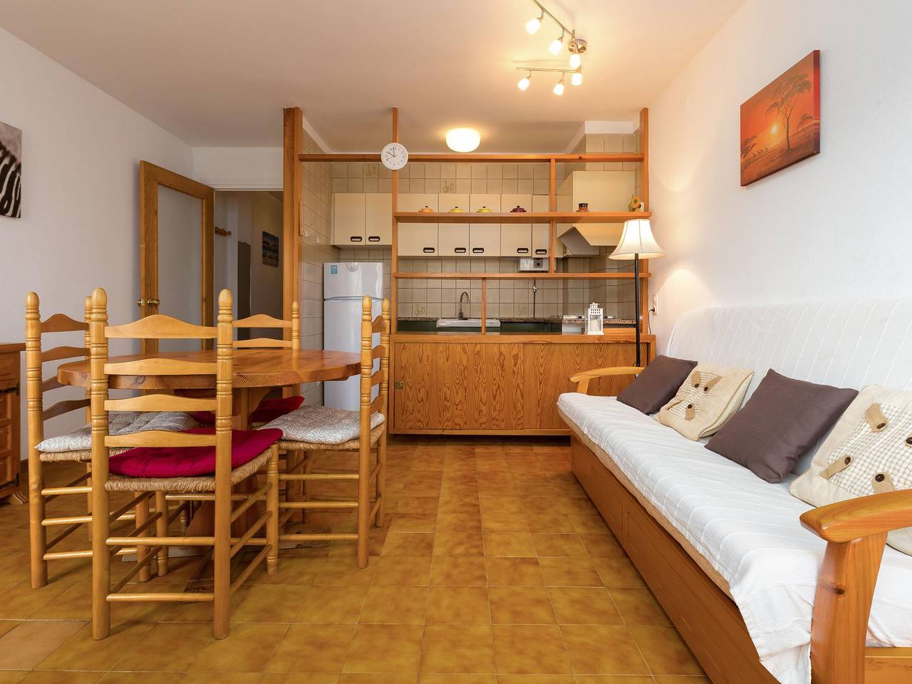 Ganze Wohnung, Helle Wohnung mit Terrasse und Parkplatz, 50m vom Strand entfernt in Platja d'en Jordi (Llanca), Platja Grifeu