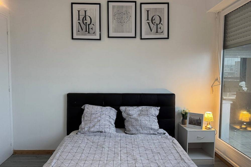 Entire apartment, The kush in Évry-Courcouronnes, Essonne
