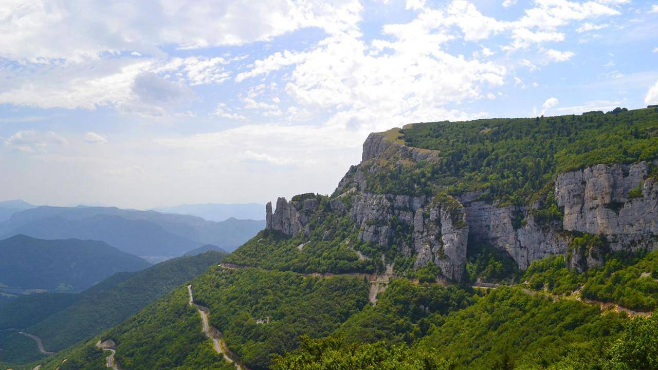 Glamping Villatent at Le Lac Bleu in Châtillon-en-Diois, Parc naturel régional du Vercors