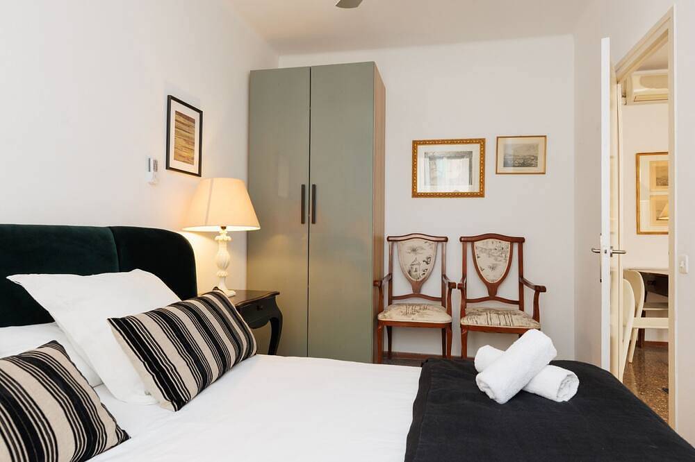 Ganze Wohnung, Apartment 3 bedrooms 4 pax in the city center - Free Wifi in Barcelona Zentrum, Barcelona