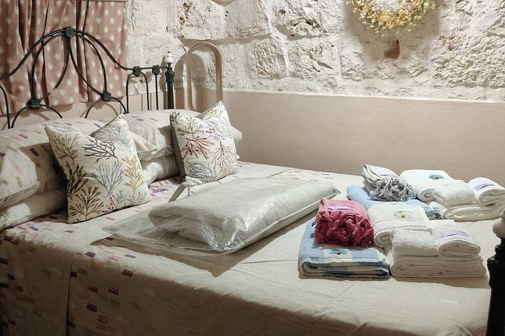 Trullo idilliaco con piscina, incastonato tra antichi uliveti privati, vicino a Ostuni e Latiano in San Vito dei Normanni, Salento