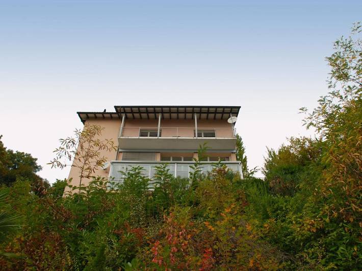 Ferienwohnung für 4 Personen, mit Balkon und Terrasse sowie Seeblick in Cademario