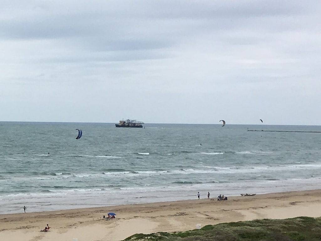 Ganze Wohnung, Beachfront Condo Relax In Style, big balcony, beach gear Incl, 2 Pools/hot tubs in South Padre Island, Laguna Madre