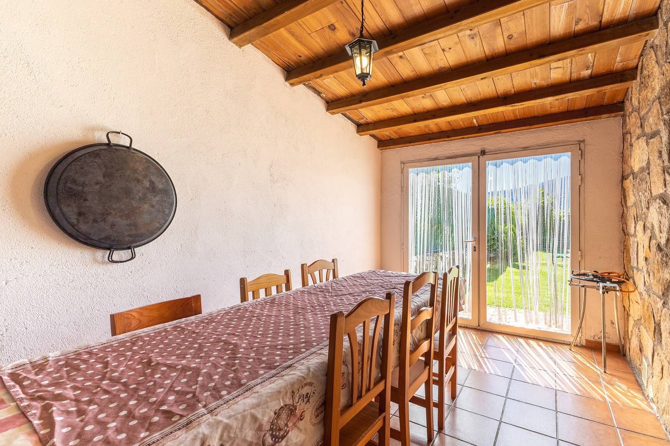 Maison de vacances 'La Nave De Gredos' avec vue sur la montagne, piscine et climatisation in Burgohondo, Valle del Alberche